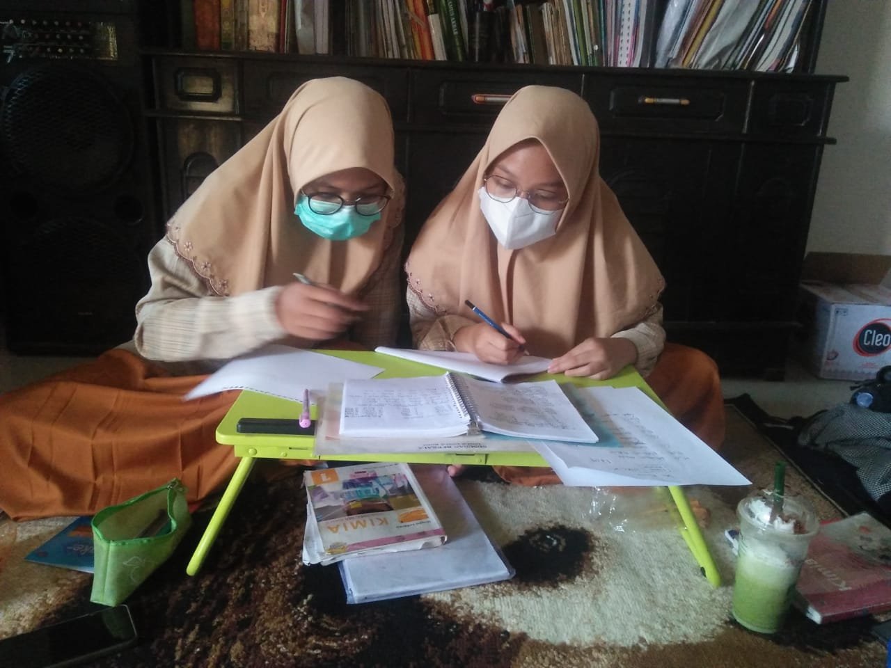 Les Privat Regita & Rahmadani SMAN 18 Surabaya